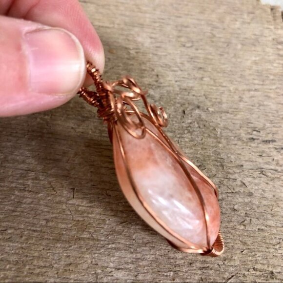 Sunstone Agate Wire Wrapped Necklace Pendant - Picture 3 of 4